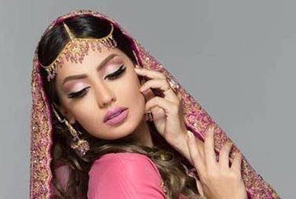 روبي عارضة أزياء