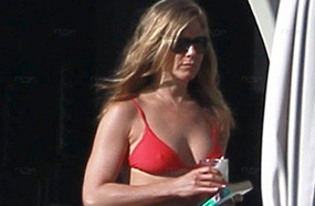 جينيفر أنستون قررت قضاء ليلة الكريسماس في المكسيك 