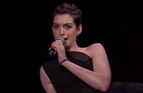 آن هاثاواي تختتم فقرتها بأغنية &quot;Bitch Don&#39;t Kill My Vibe&quot; لكندريك لامار