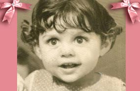 هيفاء وهبي في طفولتها، وهي من الصور التي يتداولها جمهورها لإثبات أنها لم تخضع لعمليات تجميل