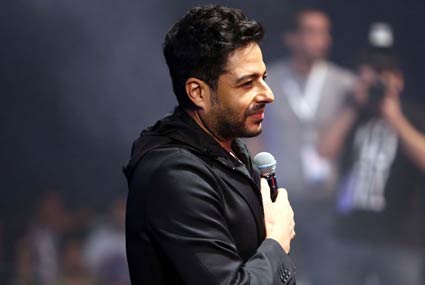 حمافي ارتدى ثياب شتوية مناسبة للطقس البارد