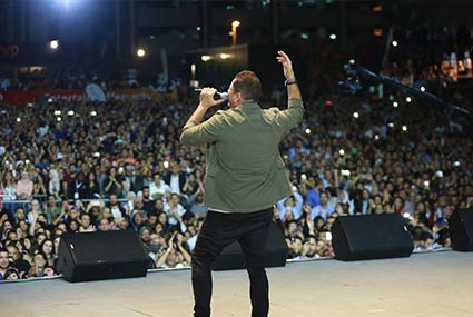 حفل عمرو دياب في مدينة دبي للإعلام‎