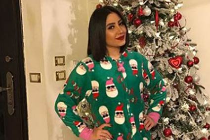 بوسي بـ "البيجاما" احتفالا بالكريسماس‎
