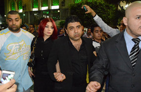 هيفاء وهبي وسط الحراس