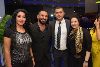 سمية الخشاب وأحمد سعد مع هشام ربيع.