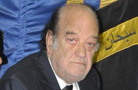 الوجوم على وجه حسن حسني