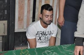 هيثم شاكر أمام نعش والدته