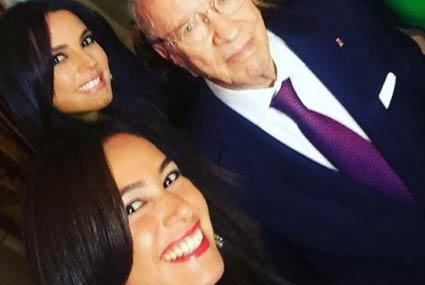 نجمات تونس مع الرئيس الباجى قايد السبسى