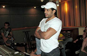 تركيز حماقي في الاستديو