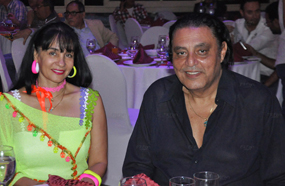 الراحل حسين الإمام مع زوجته سحر رامي في سحور المنتج صادق الصباح (رمضان ٢٠١٣)