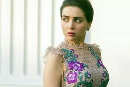 مي عز الدين كما أطلت في حفل زفاف تامر شلتوت، وبدت في قمة الأناقة بفستان من تصميم كارين ميلين