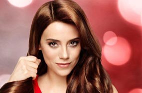 الممثلة التركية جانسو ديرى