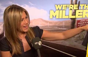 جينيفر أنستون وطاقم الفريق المفضل