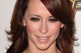 جينيفر لوف هويت تعلن خطبتها من بريان هاليساي