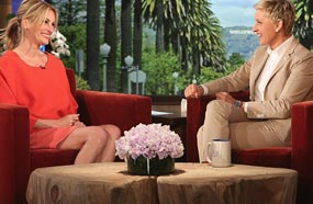 إلين ديجينيريس تحاور جوليا روبرتس