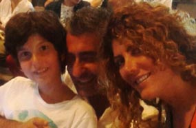 أركان بيتيكايا مع عائلته