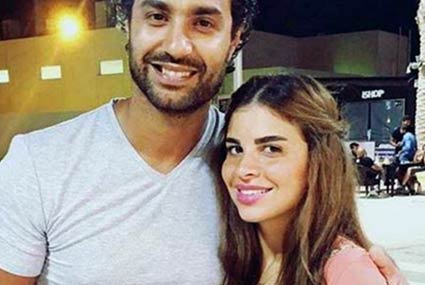 كريم فهمي وزوجته