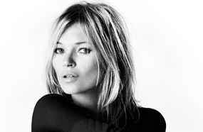 كيت موس‎ تعرض أحذية ستيوارت ويتزمان 