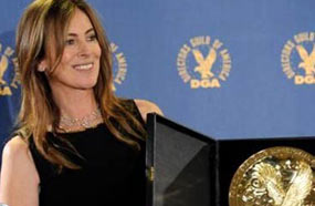 المخرجة كاثرين بيجلو وهى تتسلم جائزة الـ"جيلد" كأفضل مخرجة