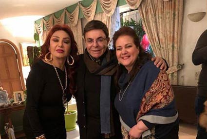 نسمير صبري يتوسط نبيلة عبيد ودلال عبد العزيز 