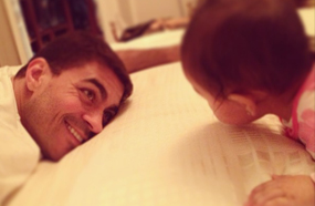 خالد كتب معلقا على هذه الصورة: &quot;ربنا لا يحرمني هذه الضحكة&quot;