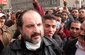 خالد الصاوي أثناء مشاركته في ثورة 25 يناير