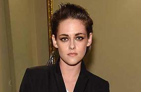 كريستن ستيوارت بإطلالتها الرجالية 