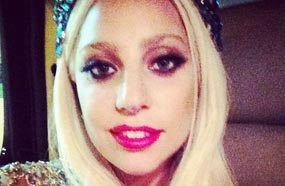 ليدي جاجا لحظة وصولها إلى دبي