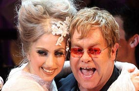 ألتون جون مع ليدي جاجا