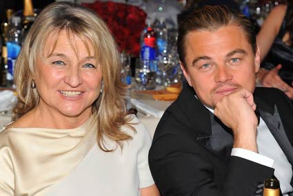 ليوناردو دي كابريو مع والدته