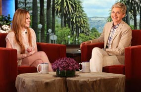 لنزي لوهان مع إلين ديجينيريس 