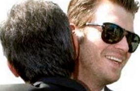 كيفانتش يحتضن شقيقه جيم ويهنئه على زواجه