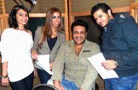 رحيم يتوسط كارمن سليمان  ودنيا بطمة و يوسف عرفات