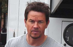 مارك والبرج في موقع تصوير  Transformers 4