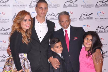 زوجة السقا وأبنائه مع محمد الصغير