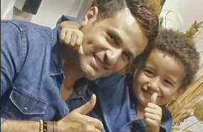 محمد نور مع ابنه عمر