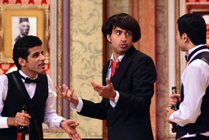 علي ربيع خلال عرض "أنا إيه اللي جبني هنا"