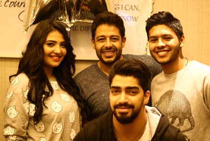 محمد حماقي يتوسط محمد شاهين وشيرين يحيى ومينا عطا