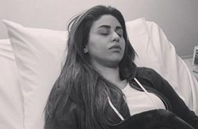 مي سليم راقدة على الفراش