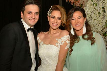 دنيا سمير غانم والعروسين