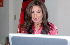 مي وهى تدردش مع زوار موقع "في الفن" - تصوير : محمد ممدوح