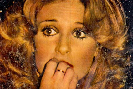 بدأت نيللي الفوازير مع المخرج فهمي عبد الحميد عندما كان يقدم كاريكاتير وهي كانت تقوم بعمل تعبيرات عليه.