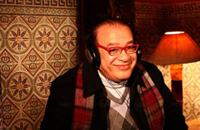 صلاح عبد الله اثناء التسجيل