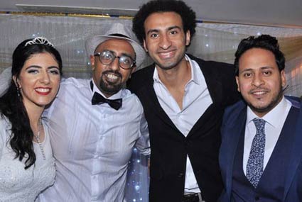كريم عفيفي وعلي ربيع والعروسان