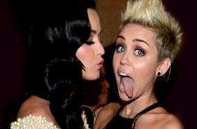 كاتي بيري مع مايلي سايرس