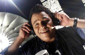 محمد فؤاد أثناء تسجيل الأغنية