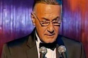 الدكتور عزت أبو عوف يلقي كلمته في افتتاح المهرجان