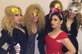 مروة نصر وسط صديقات شقيقتها مايسة في الاحتفال بعيد ميلادها