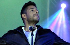 محمد حماقي في إحدى لقطات الحفل