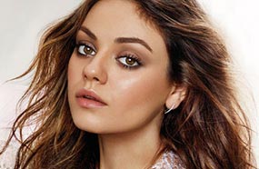 ميلا كونيس في جلسة تصوير المجلة